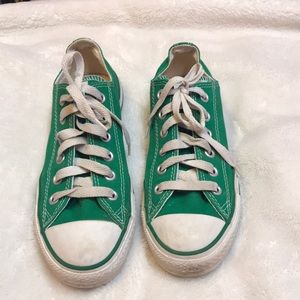 Green classic converse